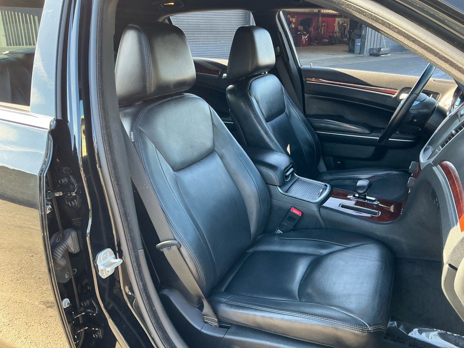 Used 2012 Chrysler 300 Limited image 21