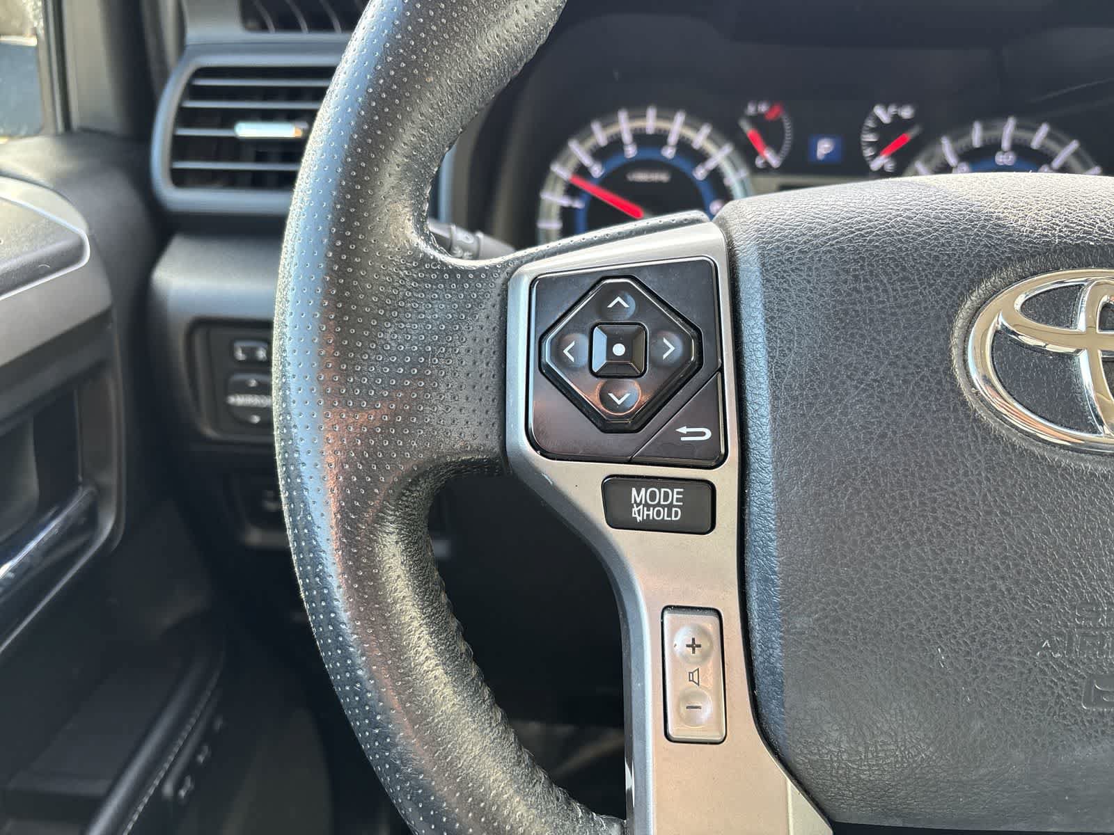 Used 2018 Toyota 4Runner Limited AWD/4WD image 14