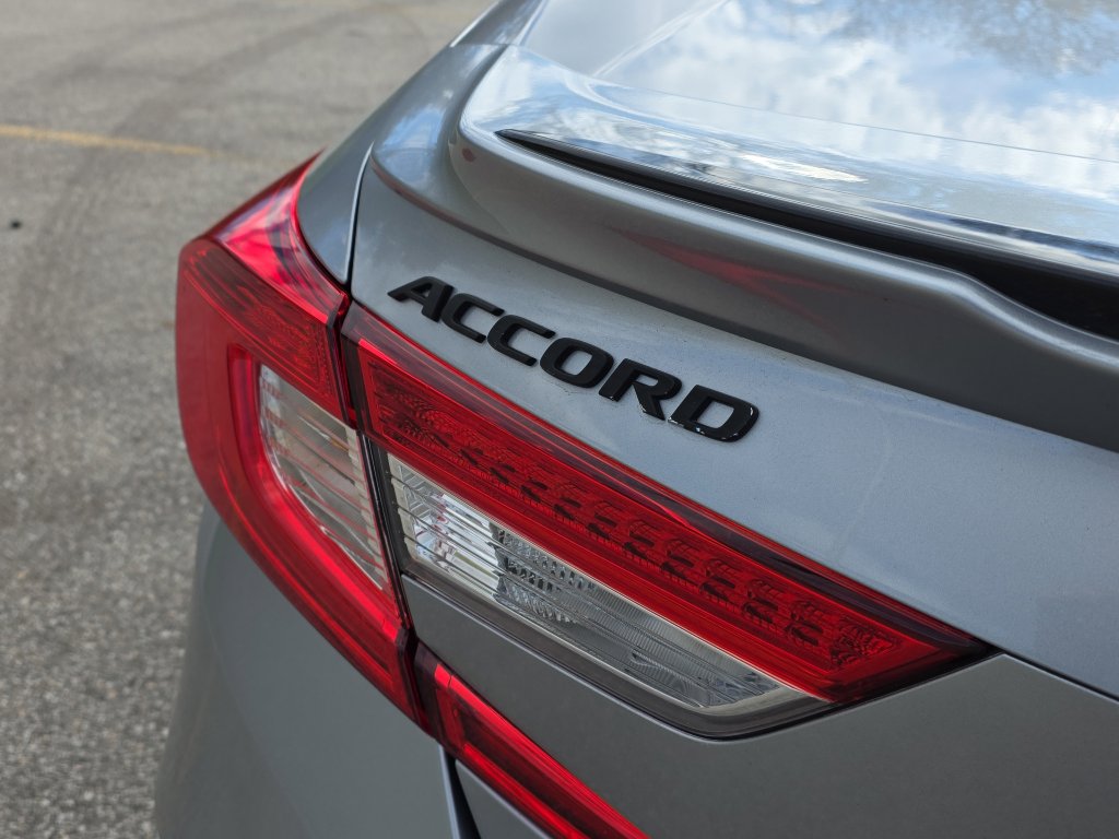 Used 2019 Honda Accord Touring image 5