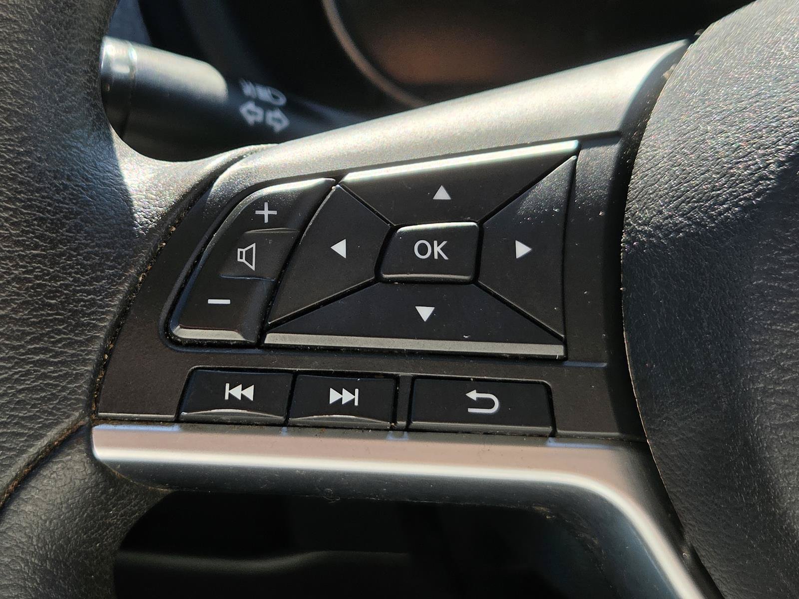 Used 2020 Nissan Kicks SV FWD image 26