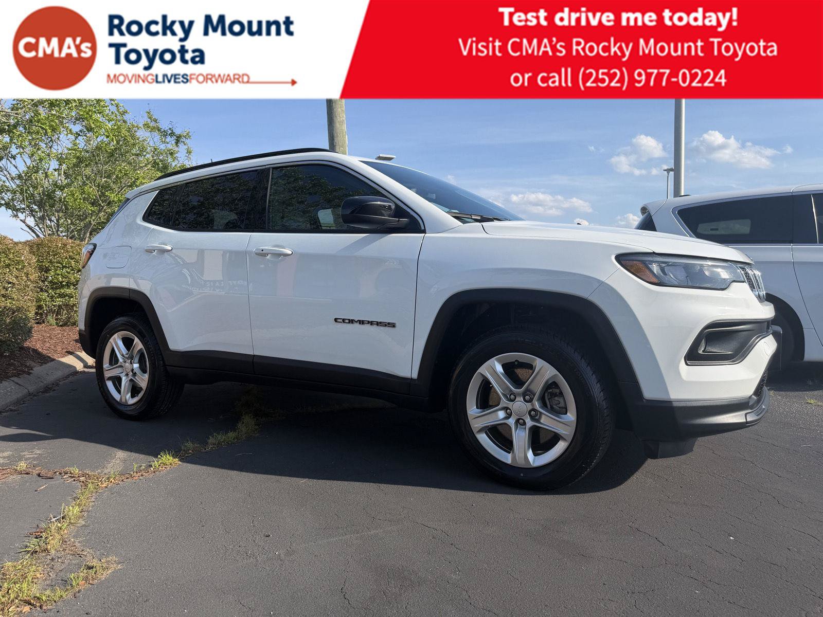 Used 2023 Jeep Compass Latitude AWD/4WD image 8
