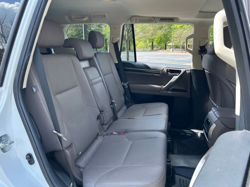 Used 2022 Lexus GX 460 Premium w/ Premium Package image 50