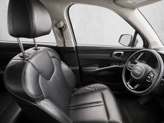 Used 2022 Kia Sorento S FWD image 16