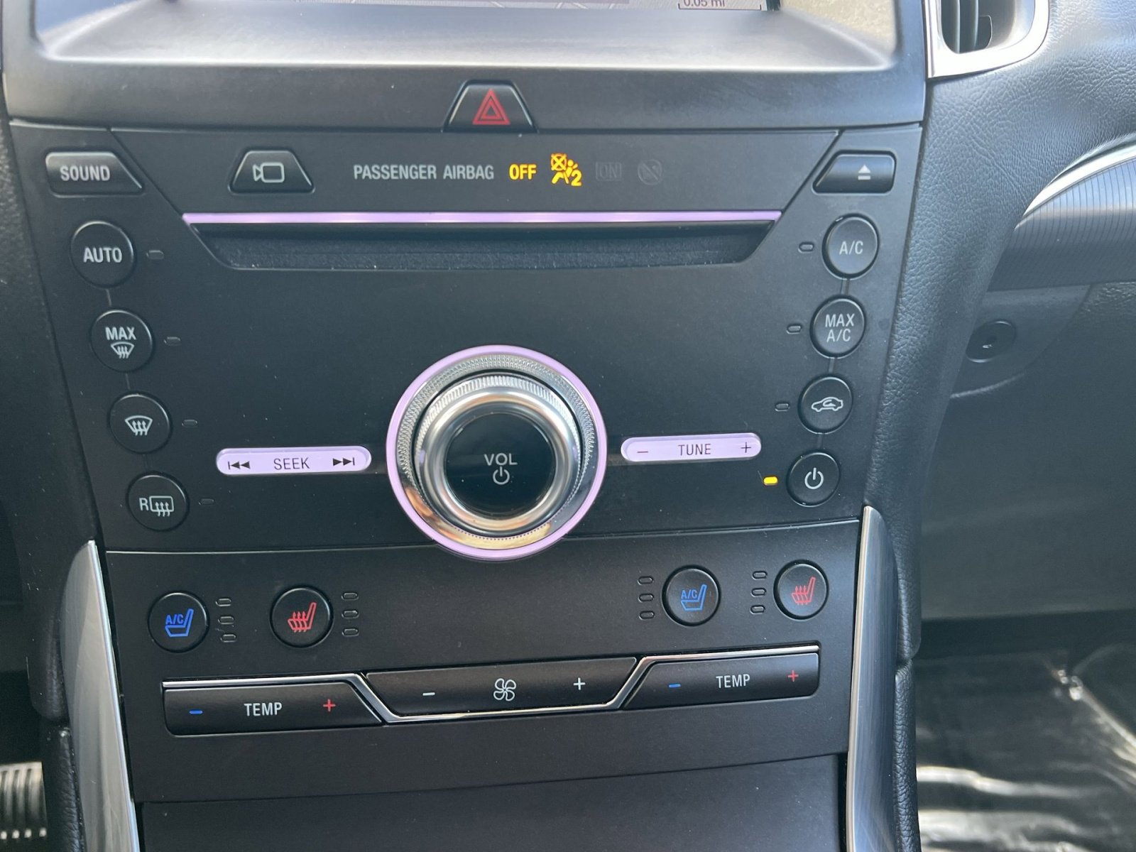 Used 2019 Ford Edge Titanium w/ Equipment Group 301A image 21