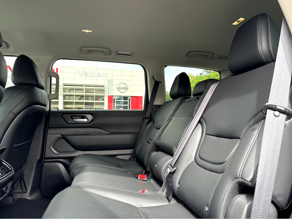 Used 2026 Nissan Armada SV RWD image 19