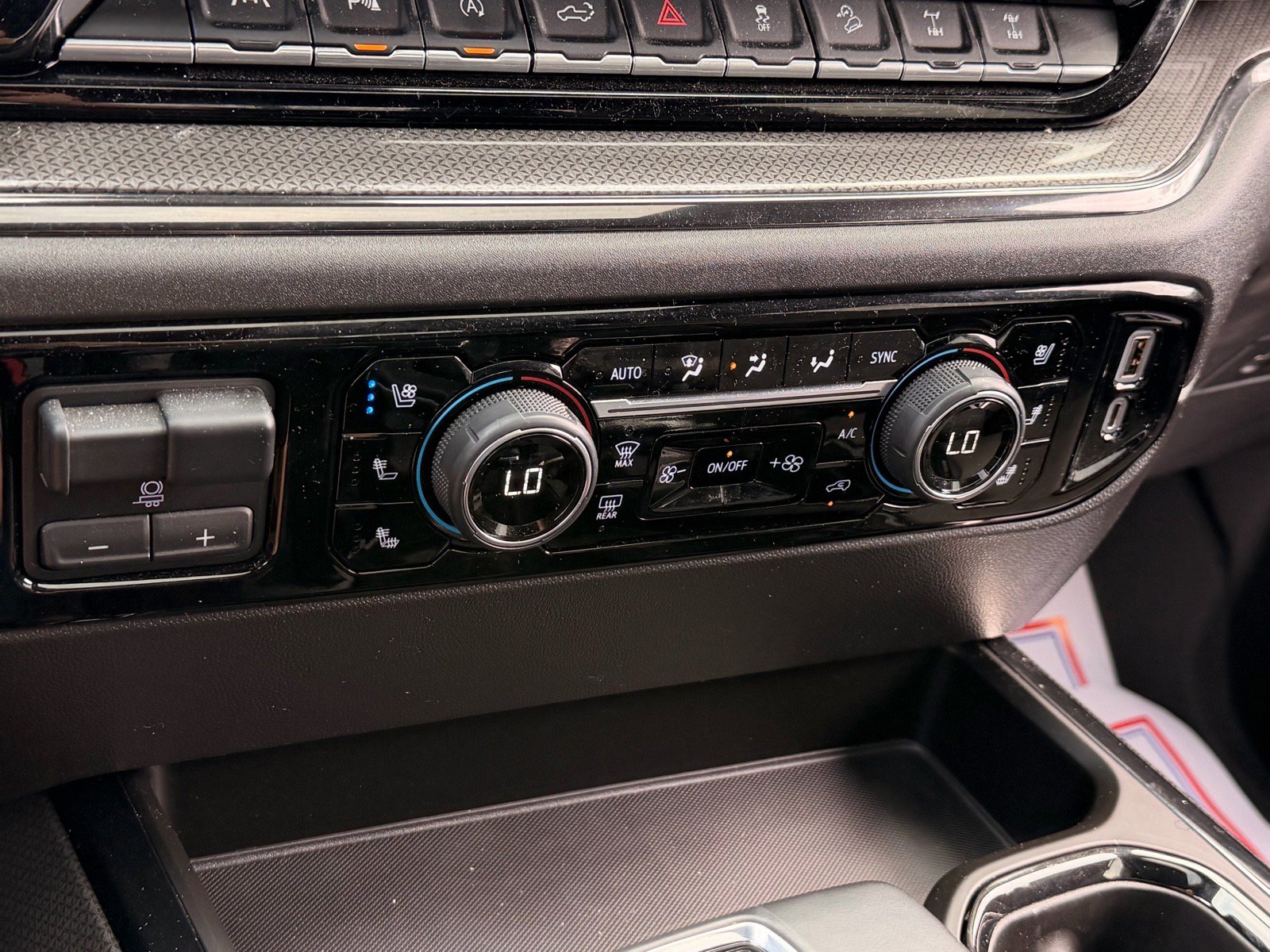 Used 2023 Chevrolet Silverado 1500 ZR2 w/ Technology Package image 21