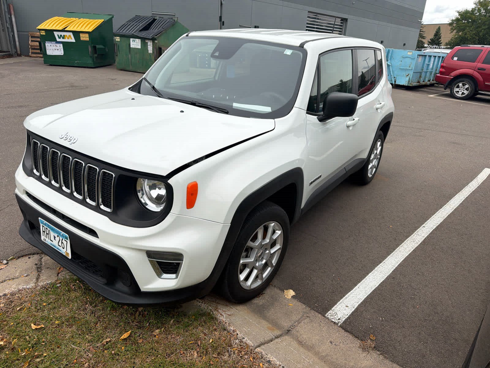 Used 2023 Jeep Renegade Latitude AWD/4WD image 5