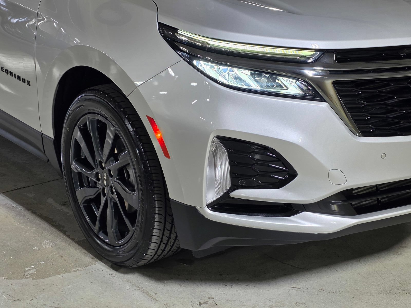 Used 2022 Chevrolet Equinox RS FWD image 10