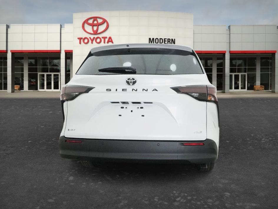 New 2026 Toyota Sienna XLE FWD image 6