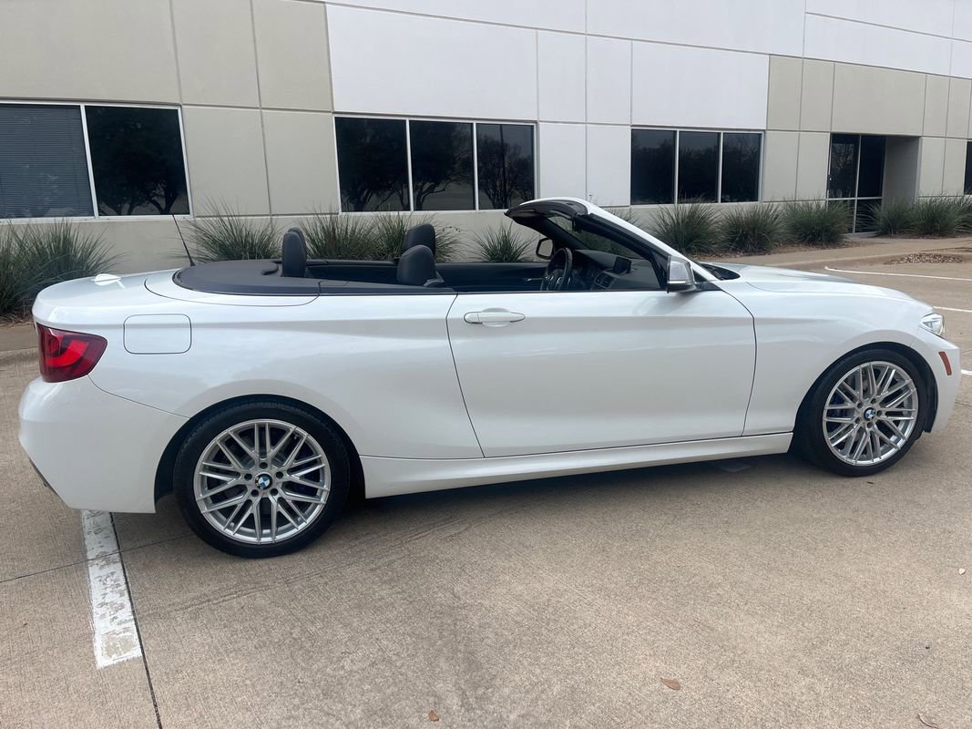 Used 2016 BMW M235i Convertible image 10