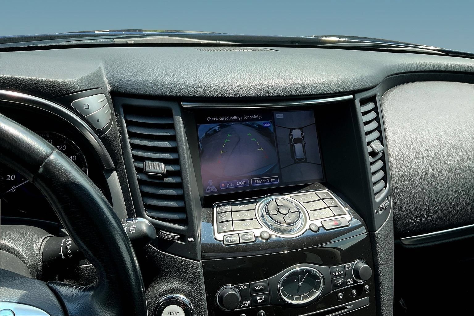 Used 2015 INFINITI QX70 AWD w/ Premium Package image 14
