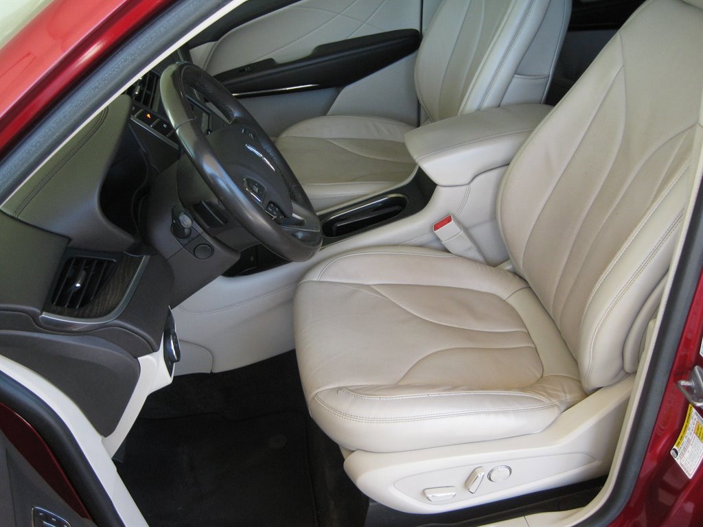 Used 2018 Lincoln MKC Reserve FWD image 13
