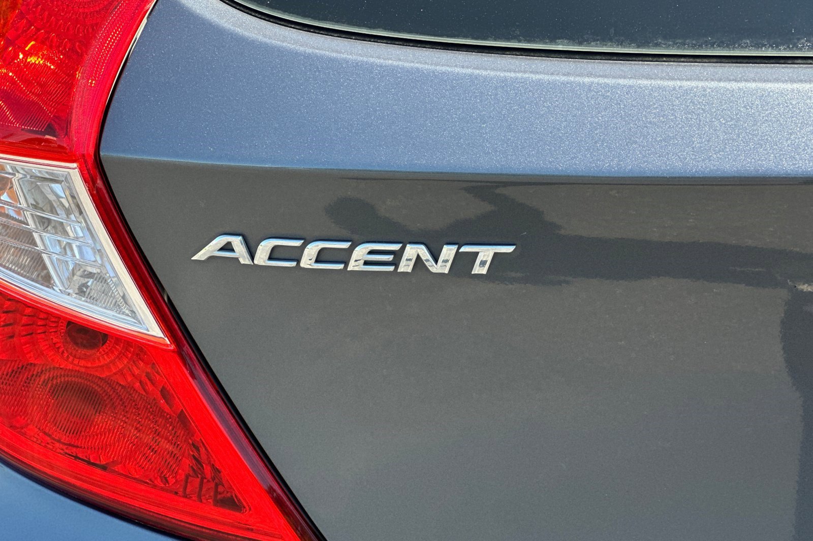 Used 2012 Hyundai Accent SE FWD image 34