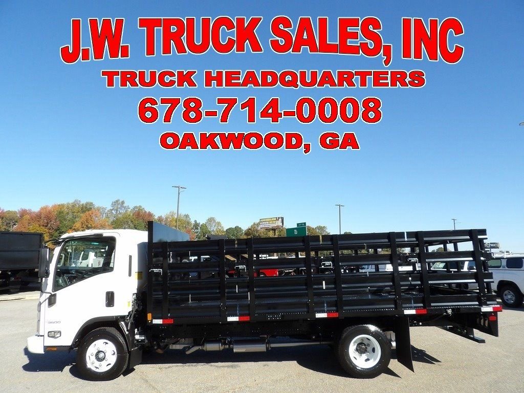 Used 2024 Chevrolet Low Cab Forward image 2
