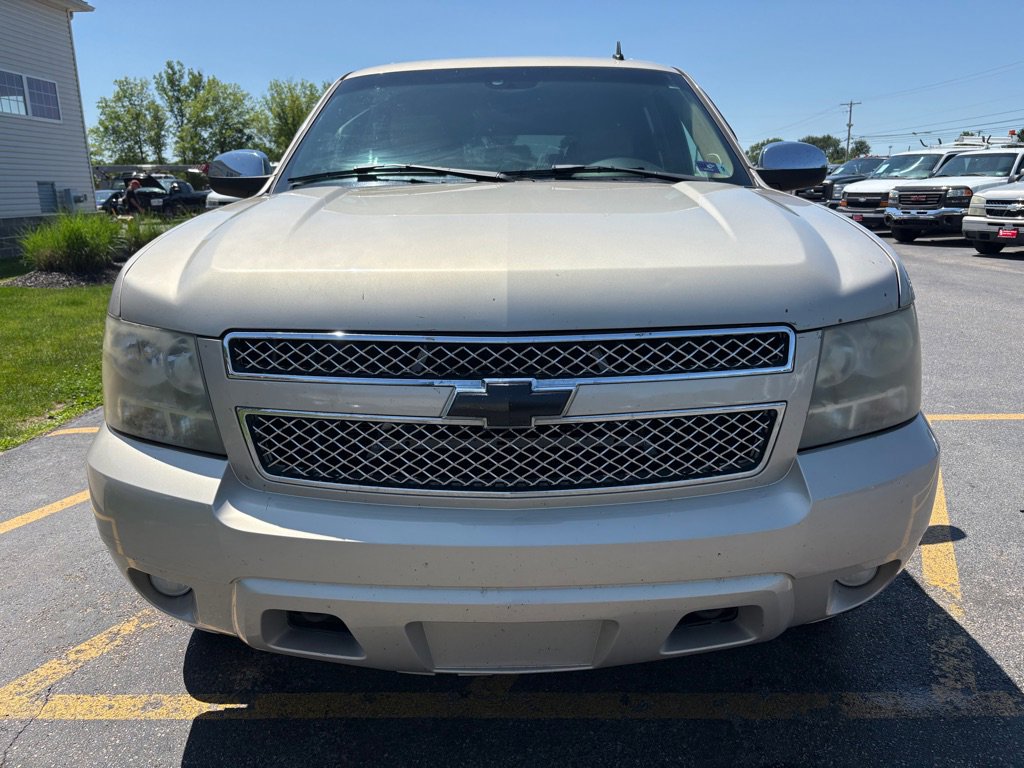Used 2007 Chevrolet Suburban LTZ w/ LTZ Preferred Equipment Group AWD/4WD image 3