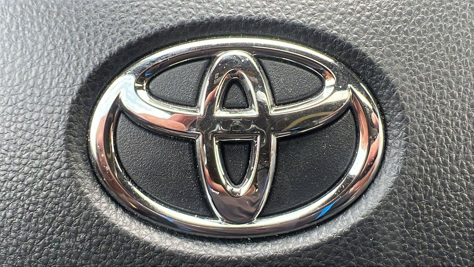 Used 2024 Toyota RAV4 XSE w/ Advanced Technology Package AWD/4WD image 32