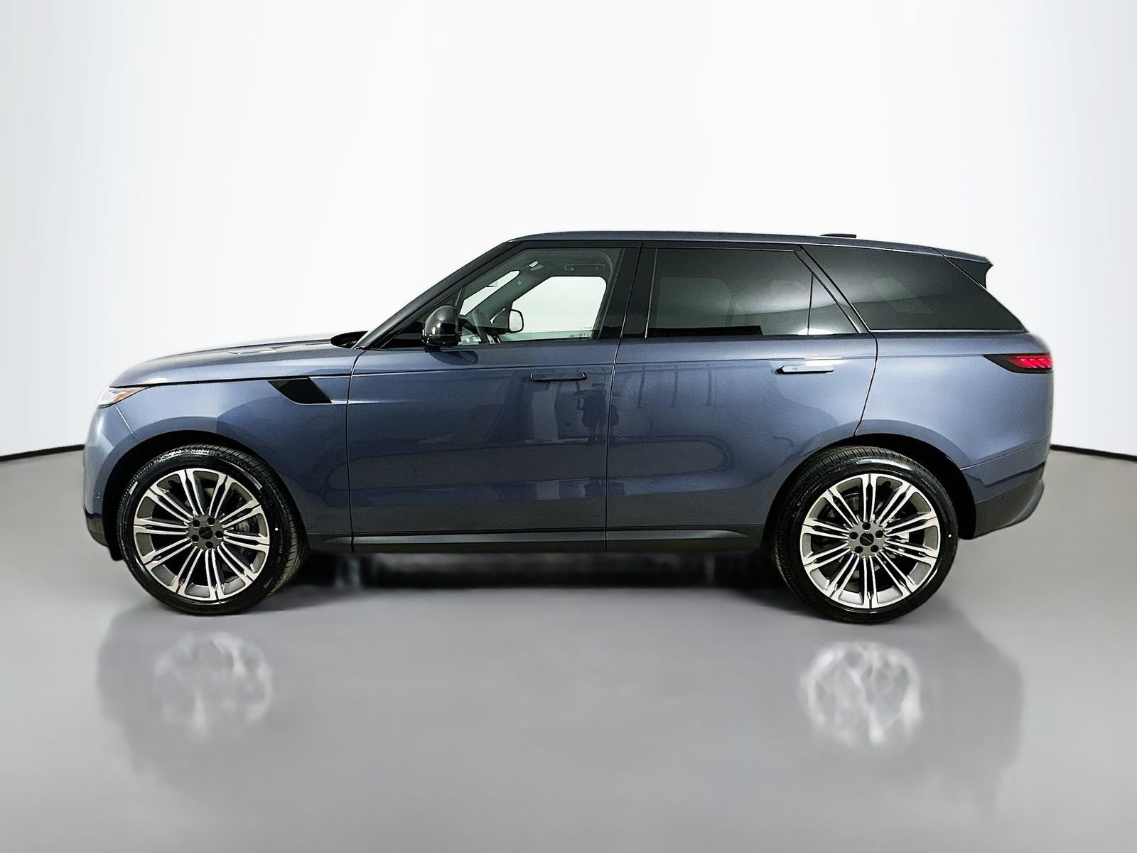 New 2026 Land Rover Range Rover Sport SE AWD/4WD image 8