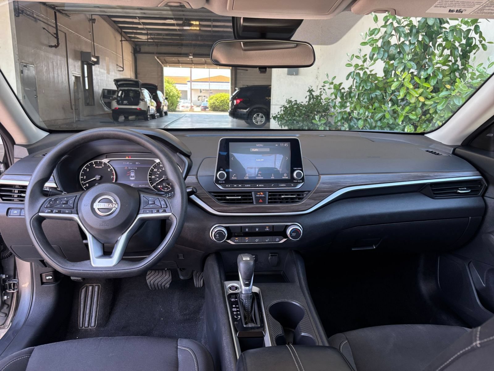 Used 2025 Nissan Altima 2.5 SV FWD image 34