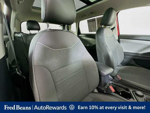 Used 2023 Volkswagen Taos SE w/ Panoramic Sunroof Package AWD/4WD image 34