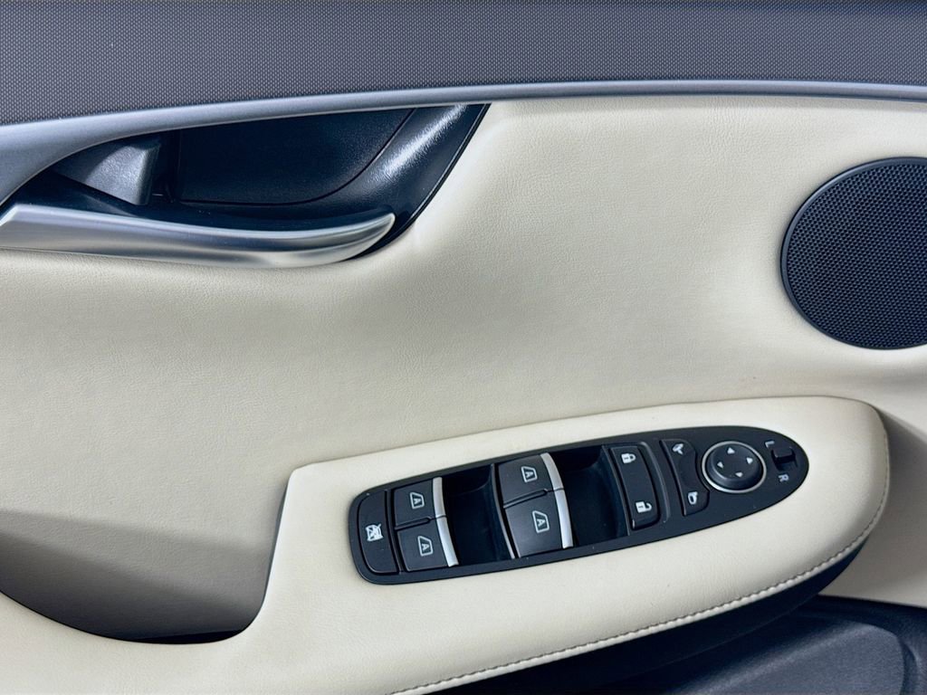 Used 2022 INFINITI QX50 Luxe FWD image 22