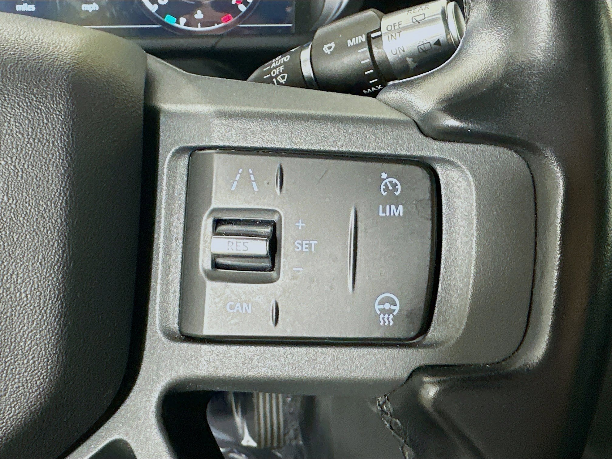 Used 2022 Land Rover Defender 110 X-Dynamic SE image 19