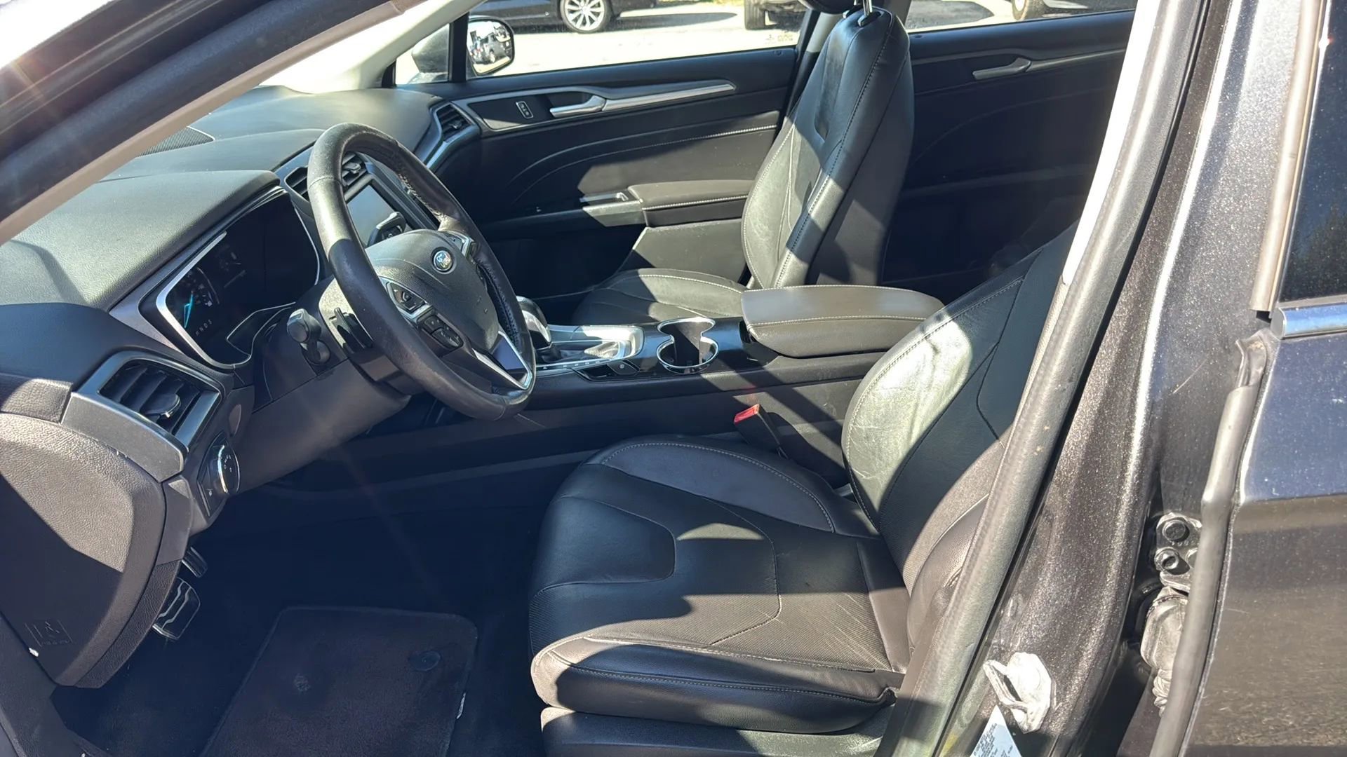 Used 2015 Ford Fusion Titanium image 10