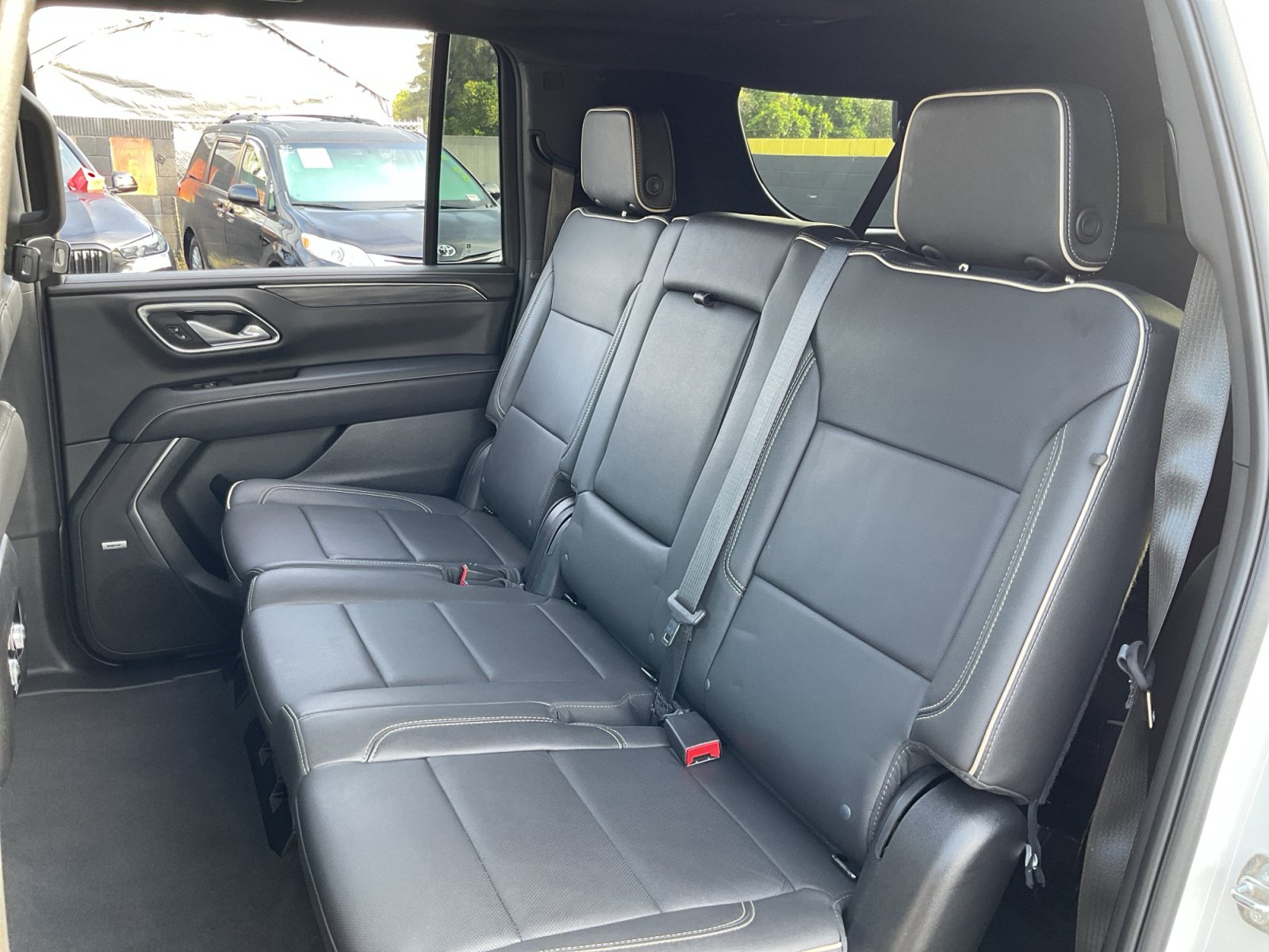 Used 2024 GMC Yukon XL SLT AWD/4WD image 19