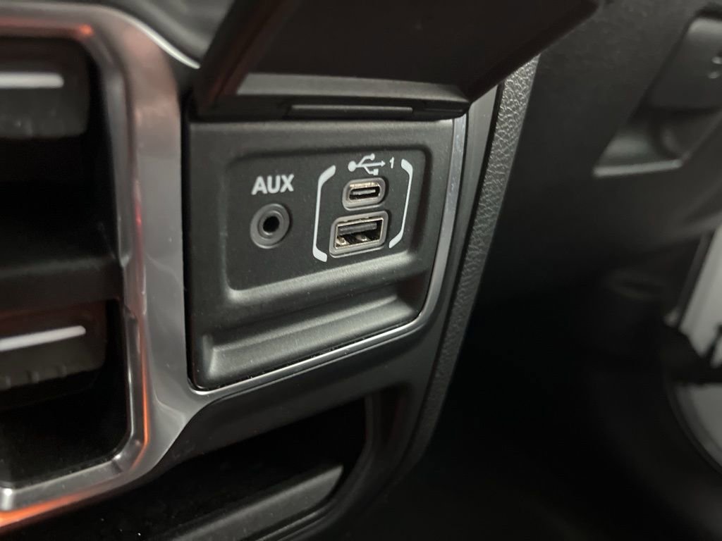 Used 2023 Jeep Wrangler Freedom Edition image 37