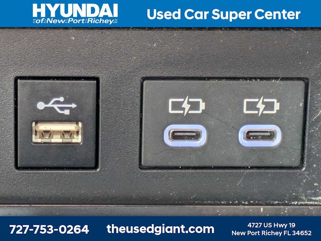 Used 2025 Toyota Camry SE FWD image 25