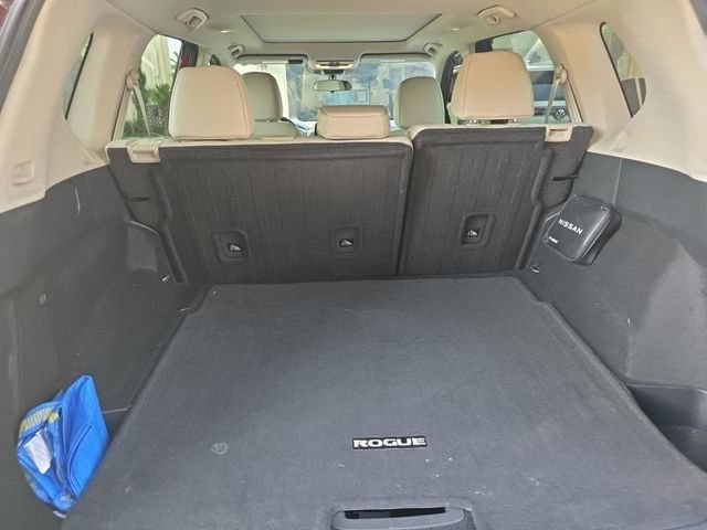 Used 2023 Nissan Rogue SV w/ SV Premium B Package FWD image 10
