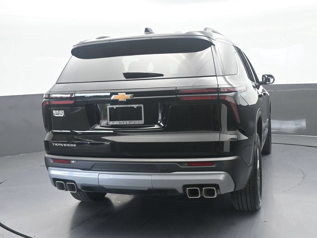 Used 2026 Chevrolet Traverse LT FWD image 5
