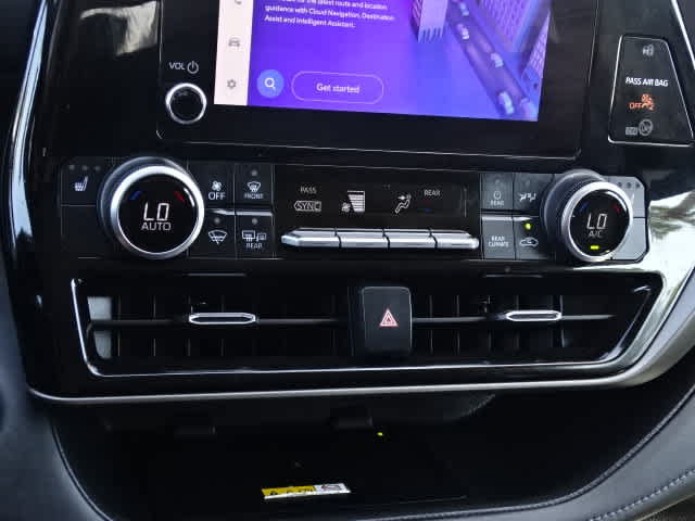 Used 2023 Toyota Highlander XLE FWD image 31