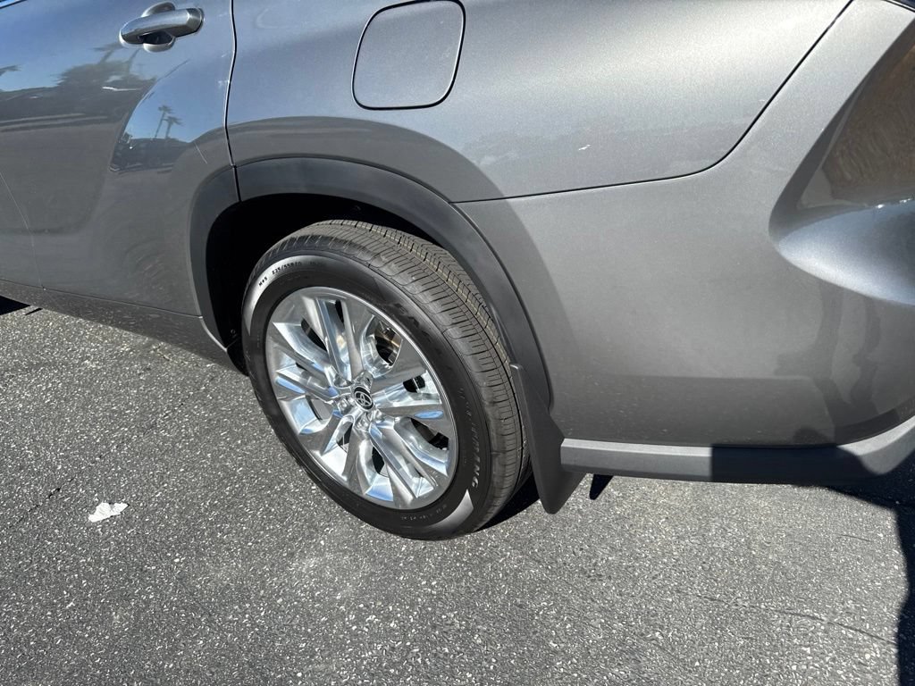 New 2026 Toyota Highlander Limited AWD/4WD image 6