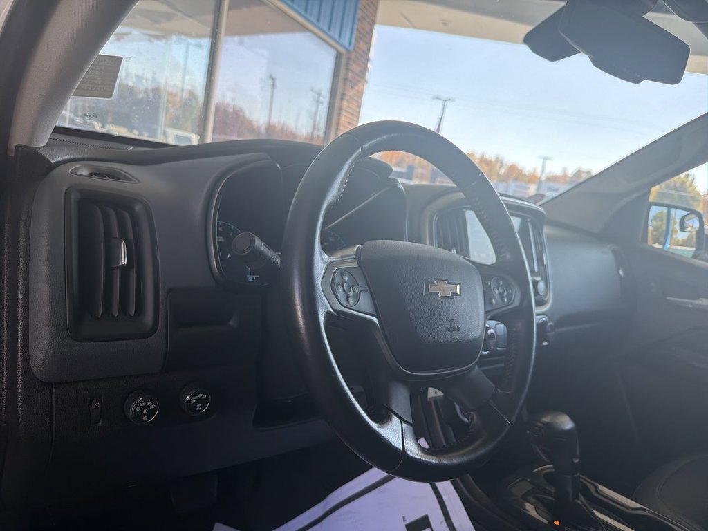 Used 2018 Chevrolet Colorado Z71 w/ LPO, Premium Interior Package AWD/4WD image 10