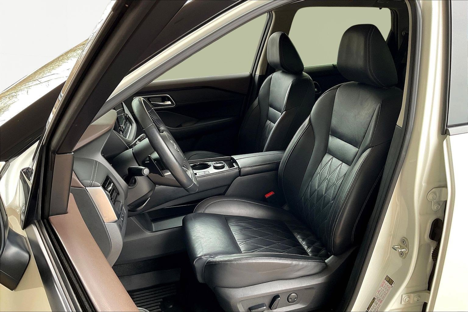 Used 2023 Nissan Rogue Platinum w/ Platinum Premium Package image 21