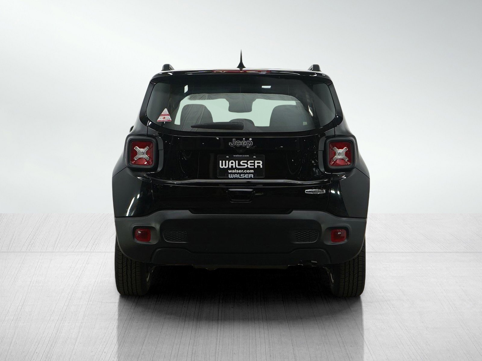 Used 2019 Jeep Renegade Latitude w/ Popular Equipment Group image 4