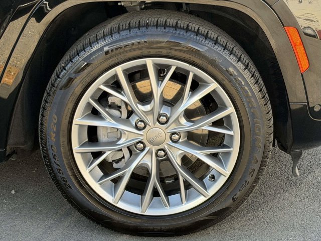 Used 2022 Jeep Grand Cherokee Summit AWD/4WD image 10