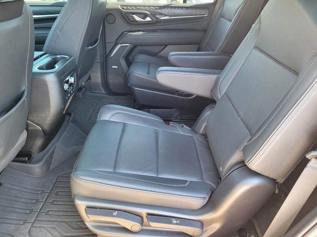 Used 2023 GMC Yukon Denali w/ Denali Reserve Package image 14