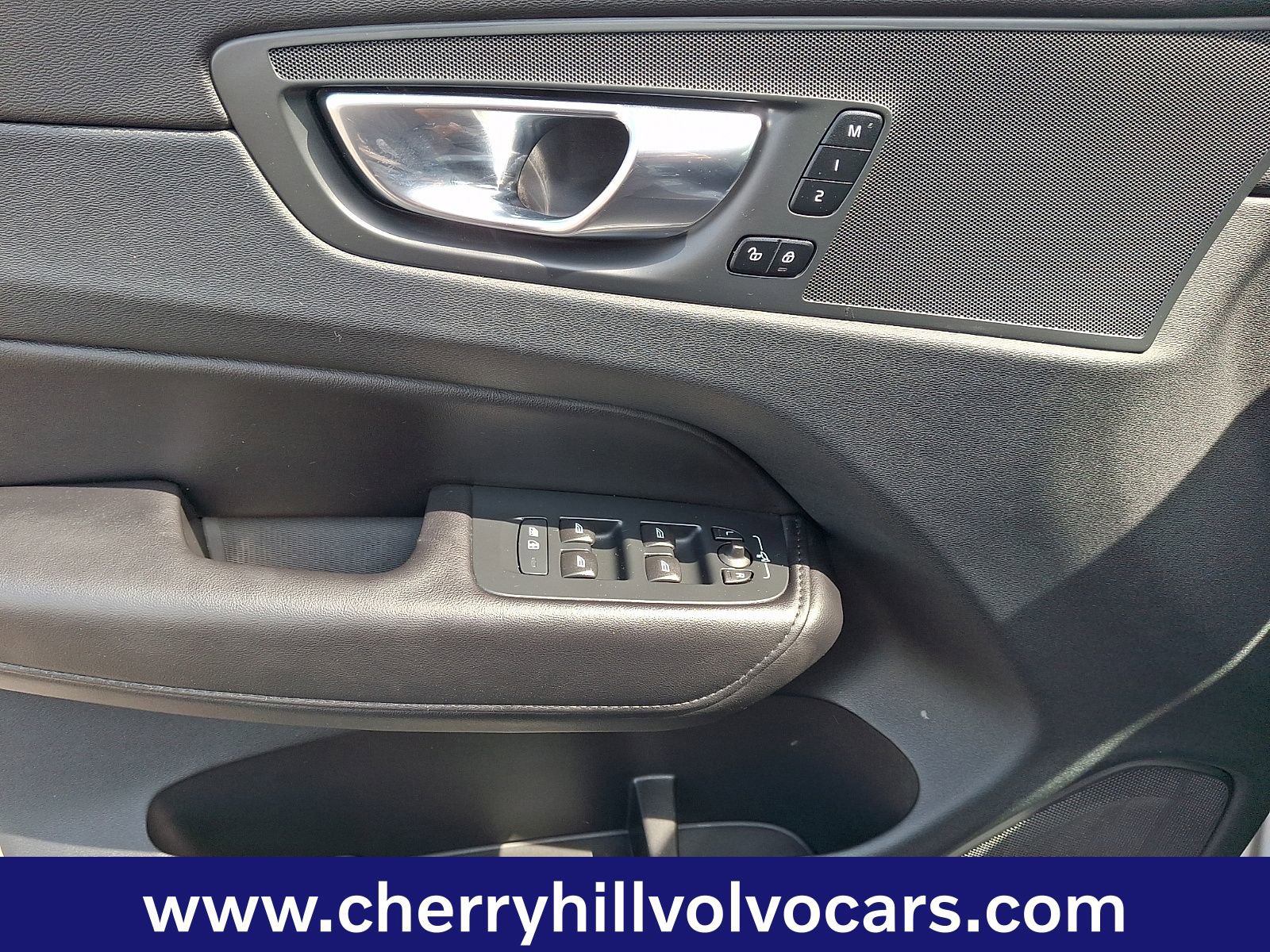 Certified 2023 Volvo XC60 B5 Plus w/ Protection Package Premier image 13