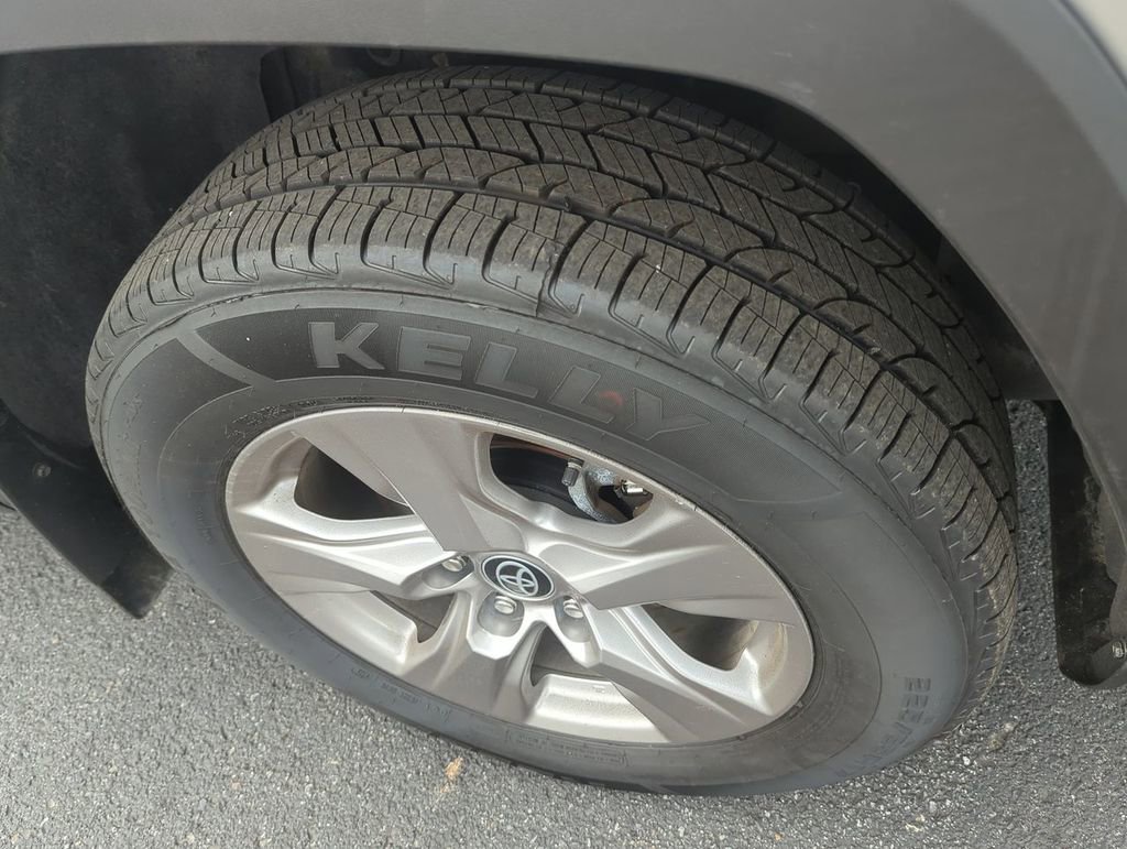 Used 2023 Toyota RAV4 XLE w/ Convenience Package AWD/4WD image 10