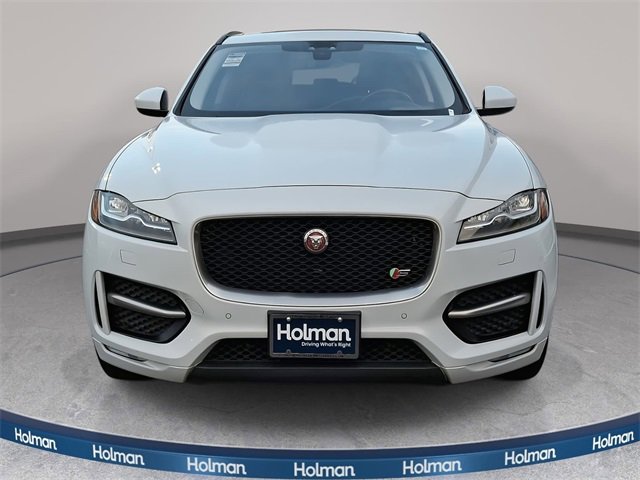 Used 2017 Jaguar F-PACE R-Sport image 2