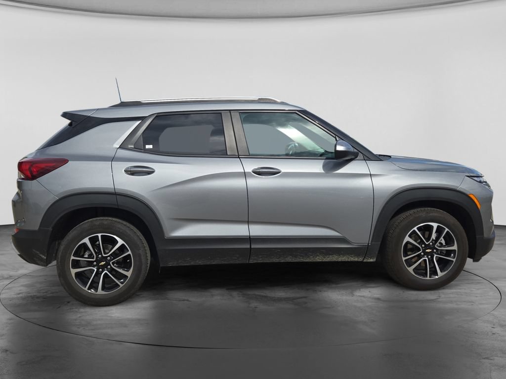 Used 2025 Chevrolet TrailBlazer LT FWD image 10