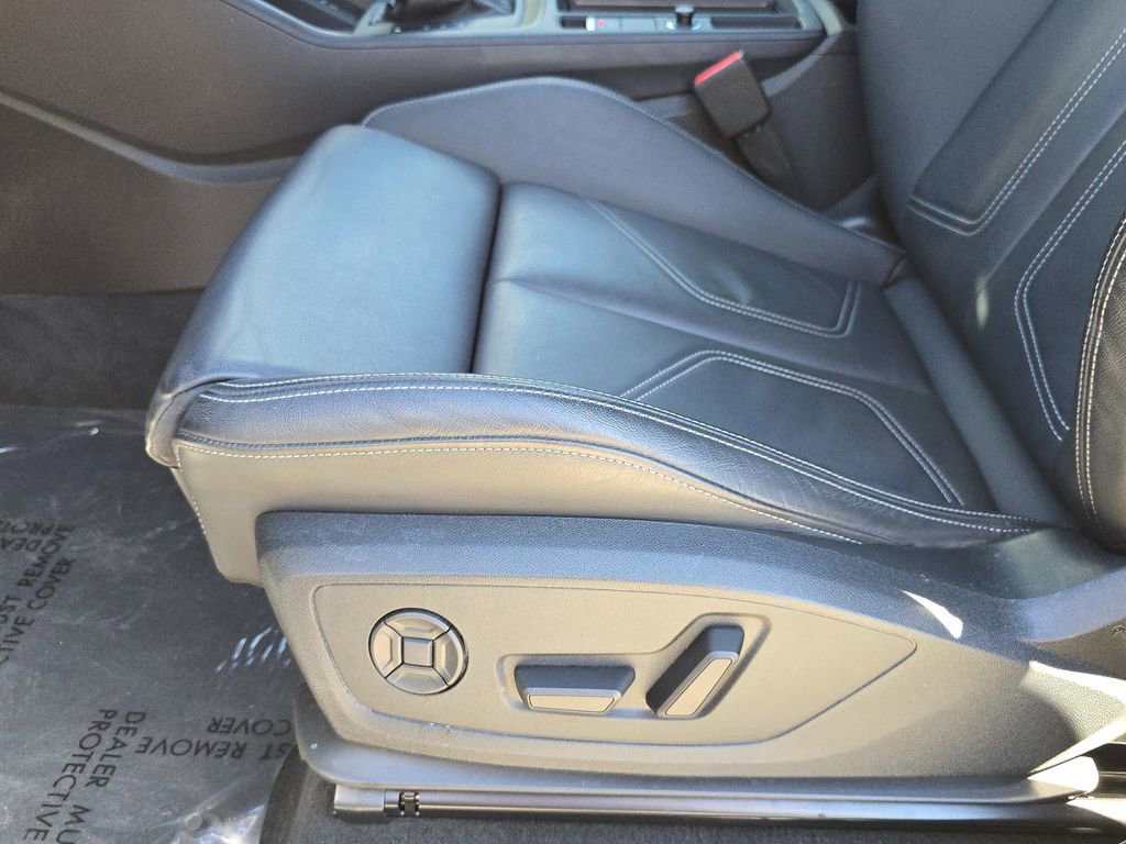 Certified 2024 Audi Q3 2.0T Premium Plus image 17