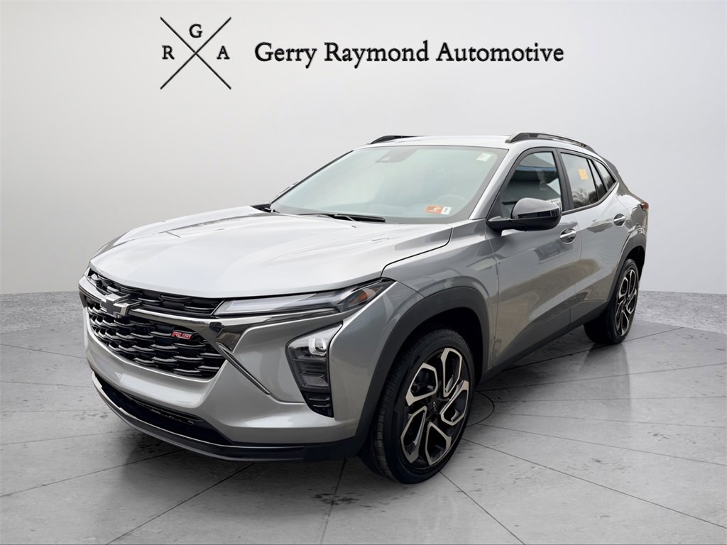 Used 2025 Chevrolet Trax RS w/ Driver Confidence Package image 3