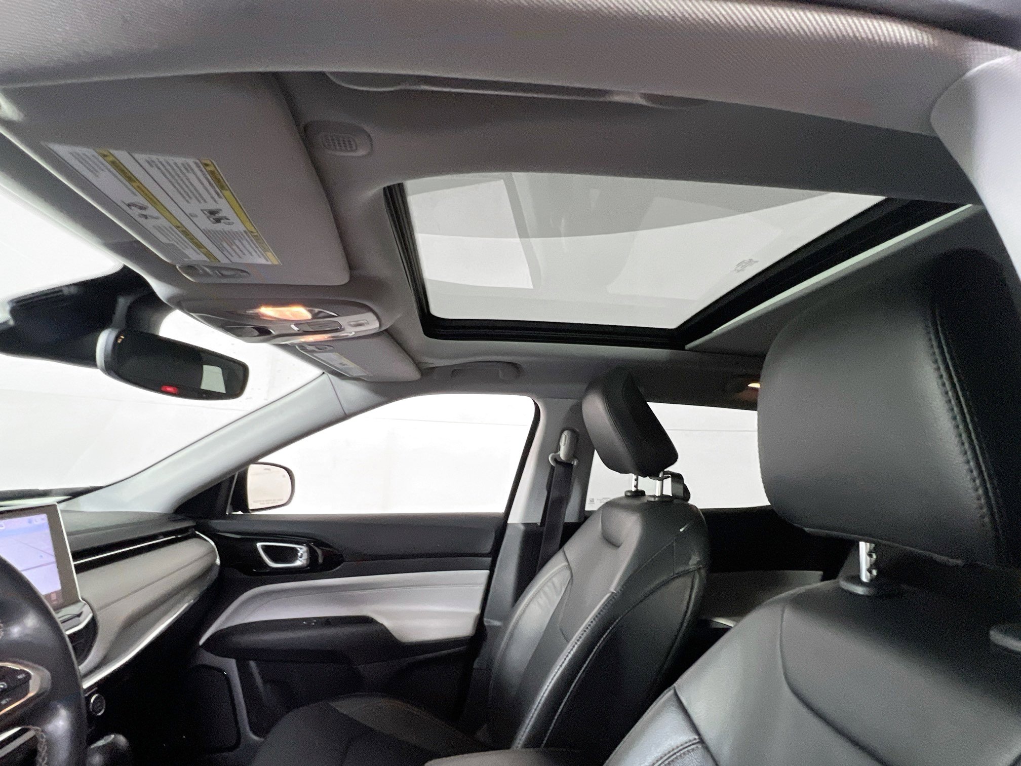 Used 2022 Jeep Compass Limited w/ Elite Group image 23