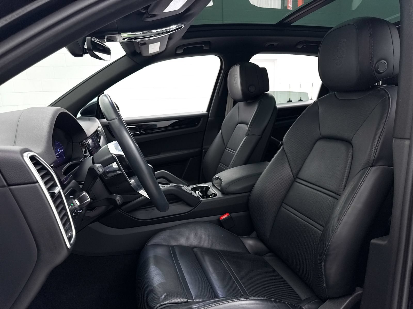 Used 2023 Porsche Cayenne Platinum Edition AWD/4WD image 22