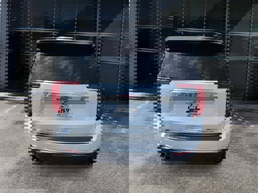 Used 2024 GMC Yukon Denali image 6