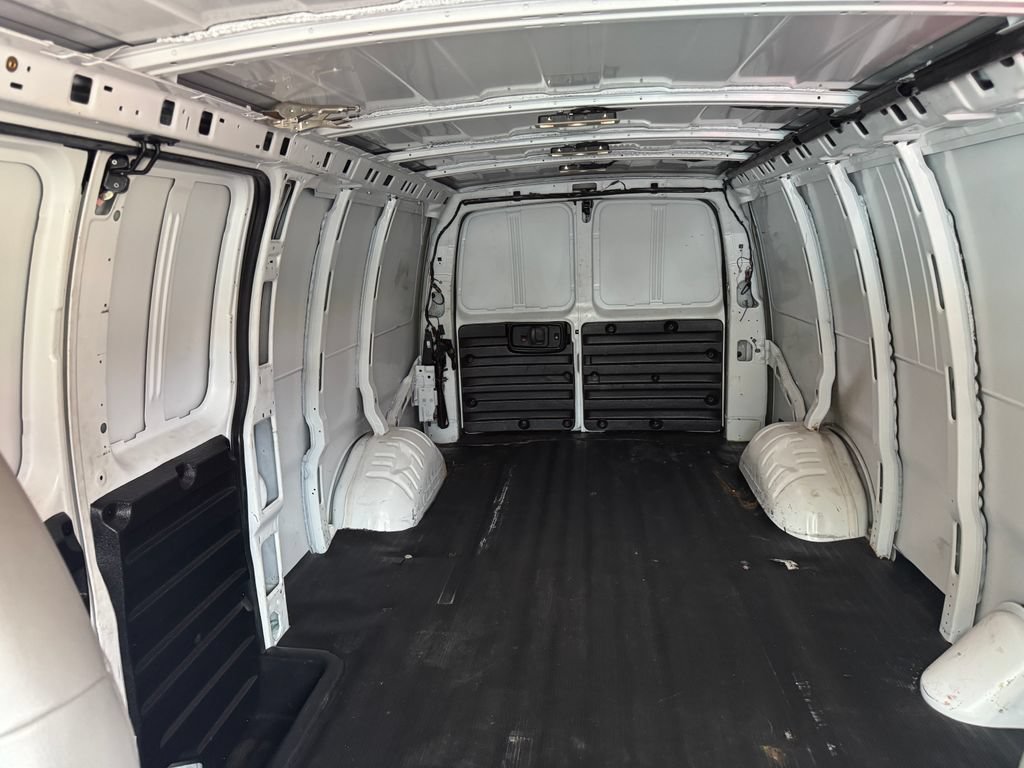 Used 2022 Chevrolet Express 3500 Extended RWD image 22