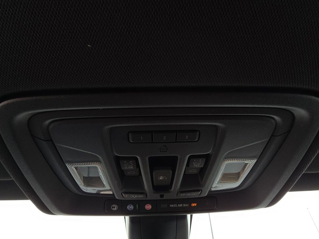 Used 2019 Chevrolet Silverado 1500 High Country image 25