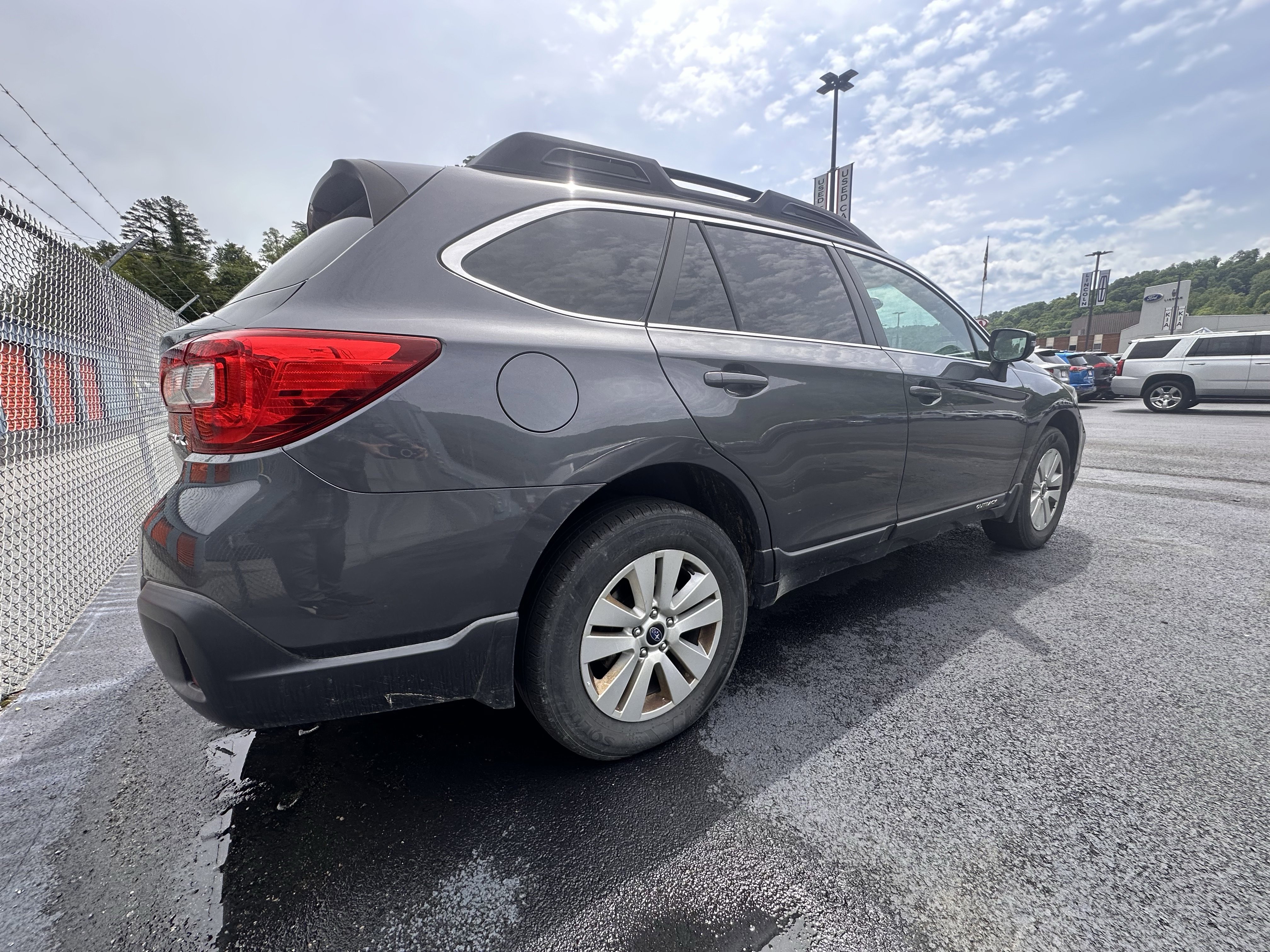 Used 2018 Subaru Outback 2.5i Premium AWD/4WD image 8